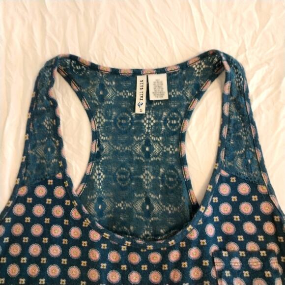 BOHEMIAN Summer Top Sz Large BLUE Racer Back with LACE BACK  EXOTIC BOHO PATTERN - Picture 9 of 14